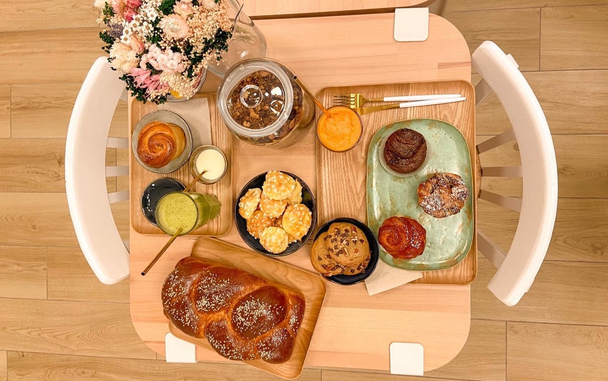 Bubbles & Brioche