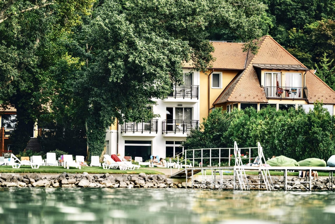Tópart Hotel és Étterem