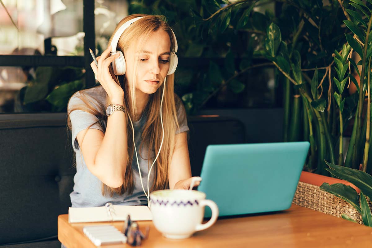 Binaurale Beats können dein Gedächtnis verbessern und dein Erinnerungsvermögen stärken