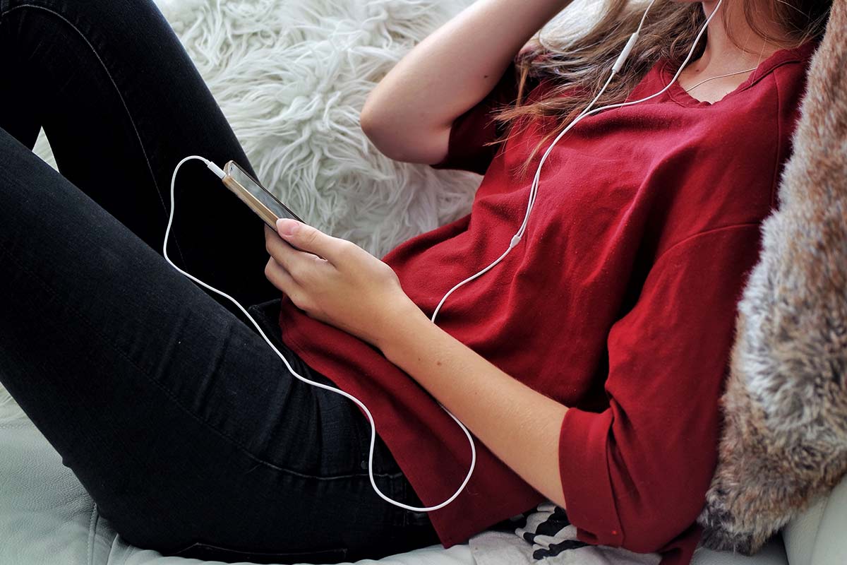 Entspannungsmusik ist, wie der Name bereits verrät, Musik, die die Aufgabe hat, dir bei deiner Entspannung zu helfen
