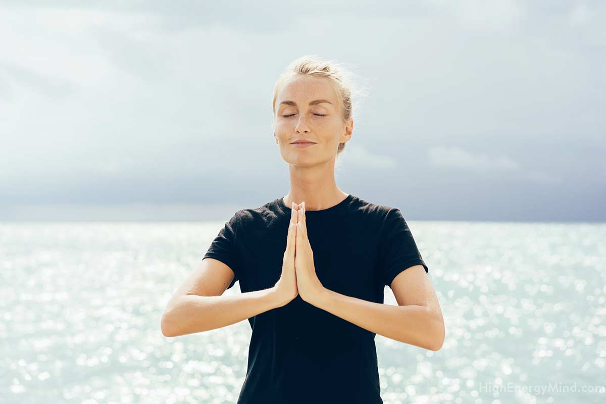 Meditation ist das ideale Mittel, um sich mit den Chakren zu verbinden und ihren Entwicklungsstand zu erfühlen und auszugleichen.