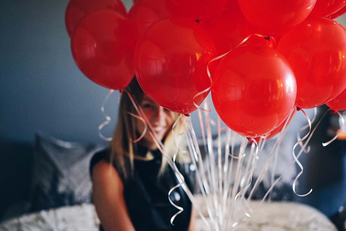 Das Wurzelchakra steht daher auch für Erdung, Urvertrauen und den Beginn unserer Entwicklung.