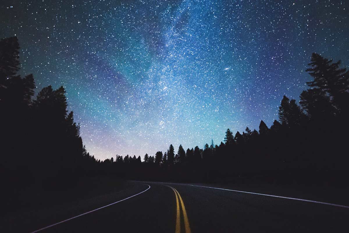 Eine Astralreise ist eine außerkörperliche Erfahrung, bei der dein Geist deinen Körper bewusst verlässt.