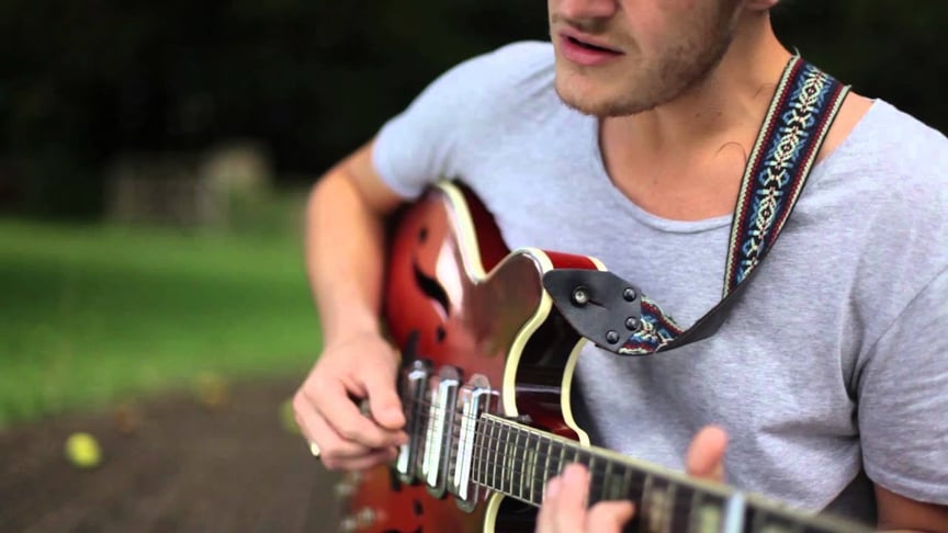 Breaking Blue (live) - Sam Brookes