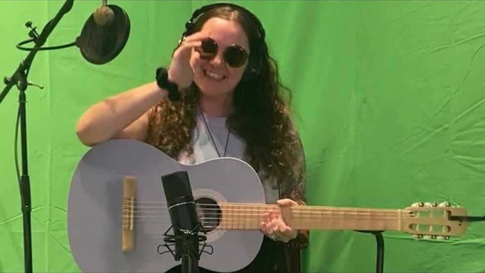 Trash Day / Looholes by Gabby Minton LIVE #originalmusic #indiepop #femaleartist #dfwmusic #indie