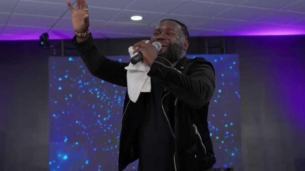 SERENITY PRAYER LIVE 🔥 Robert Hawkins | South Bend, Indiana | Chicago Welcome Table