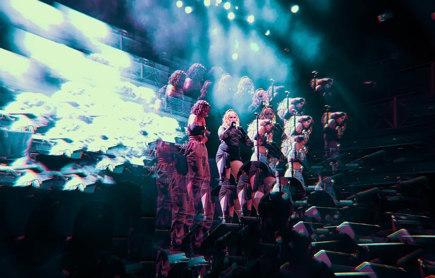 LOUISSA OPENING FOR TIMBALAND & THE HITMAKERS