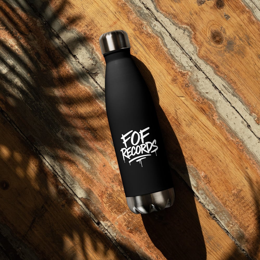 Stainless steel water bottle