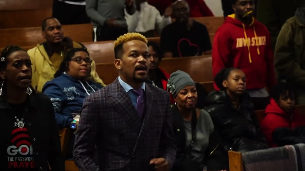 “Champion” @RobertHawkinsTV  & @Officialyoungsaintvideos Live at “The Recovery Gathering” Chicago!