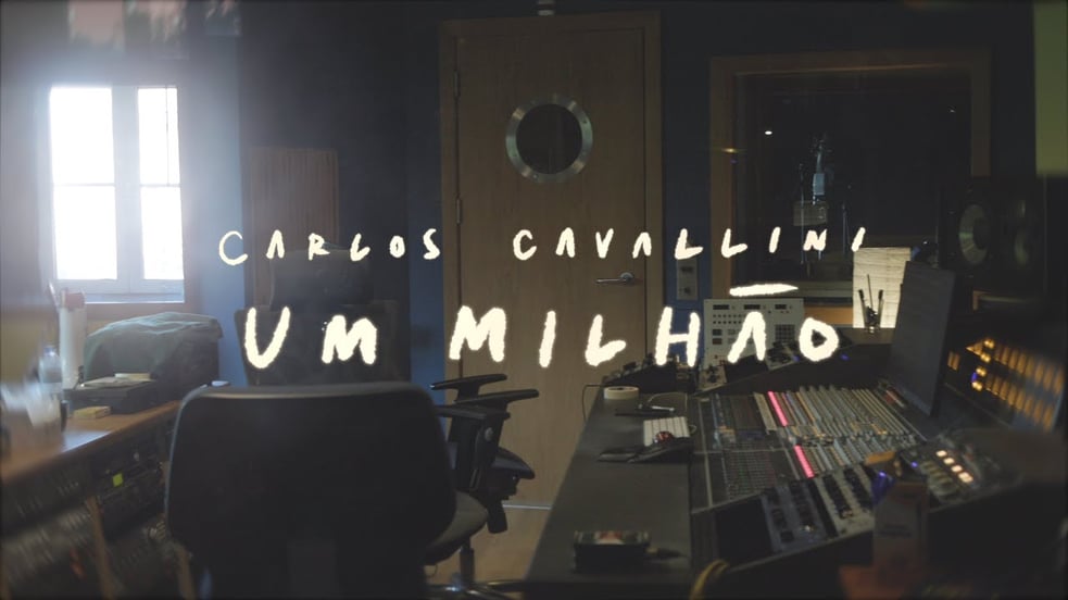 Carlos Cavallini - Um Milhão (Official Music Video)