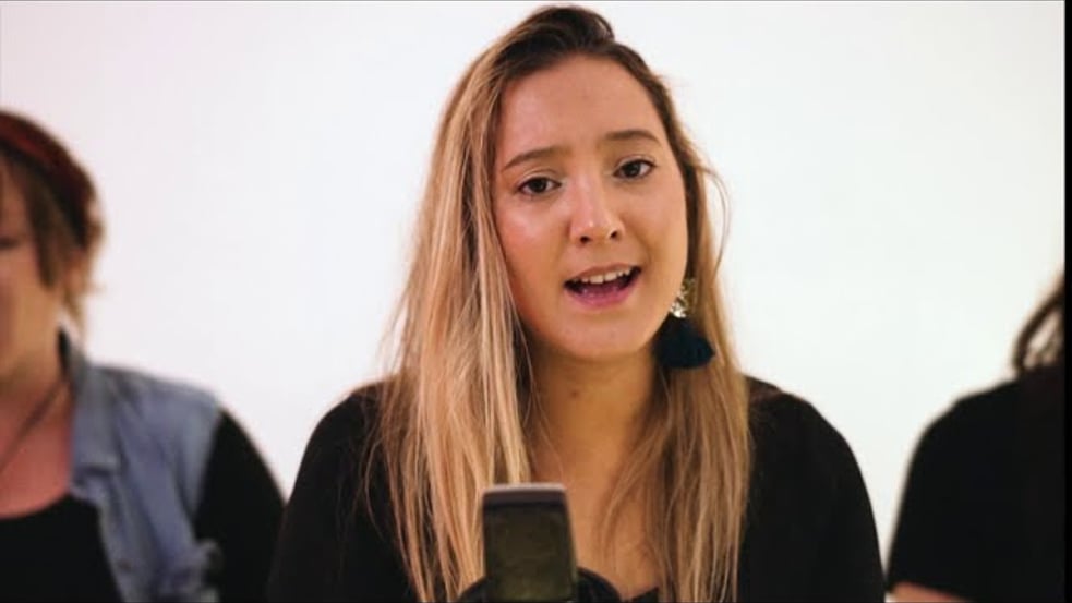 Alexis Naylor  - left standing (Acoustic Session) [Official Video]