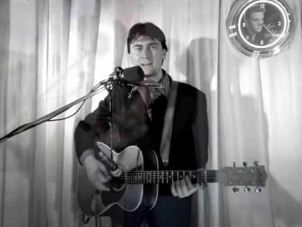 'Secret Garden'-Bruce Springteen Cover by Luke Vassella, Live from 'The Space Cave'