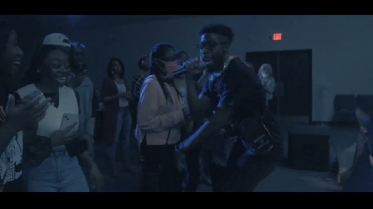 N!X Performance at Diffrnt Wav concert