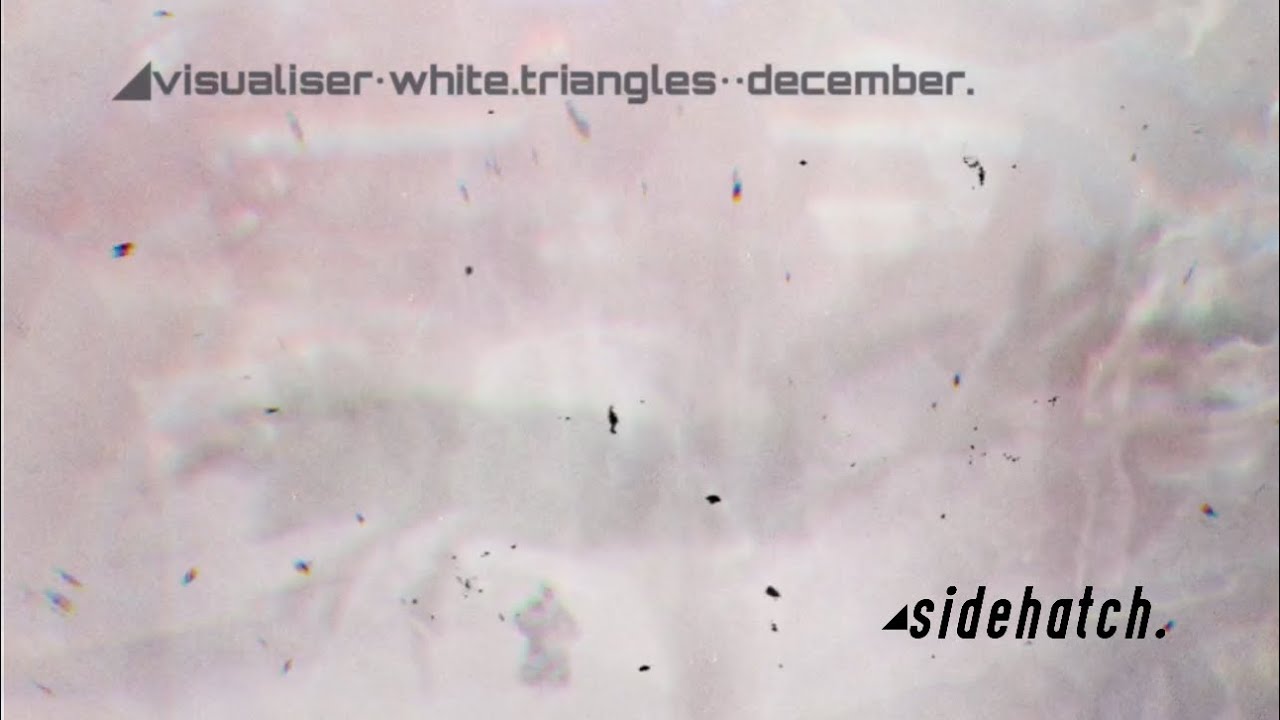 ◢visualiser•white triangles••december.