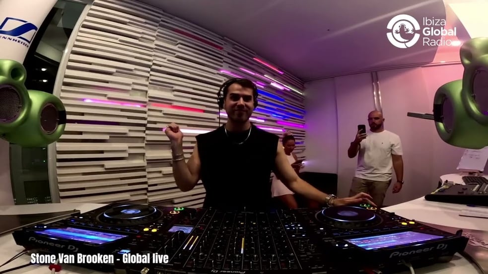 Stone Van Brooken - Live @ Ibiza Global Radio, Ibiza, Spain / Progressive & Melodic Techno DJ Mix