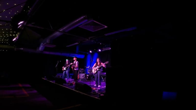 el Galvarino with a live version of "Dublin City" Sky by Fontains DC