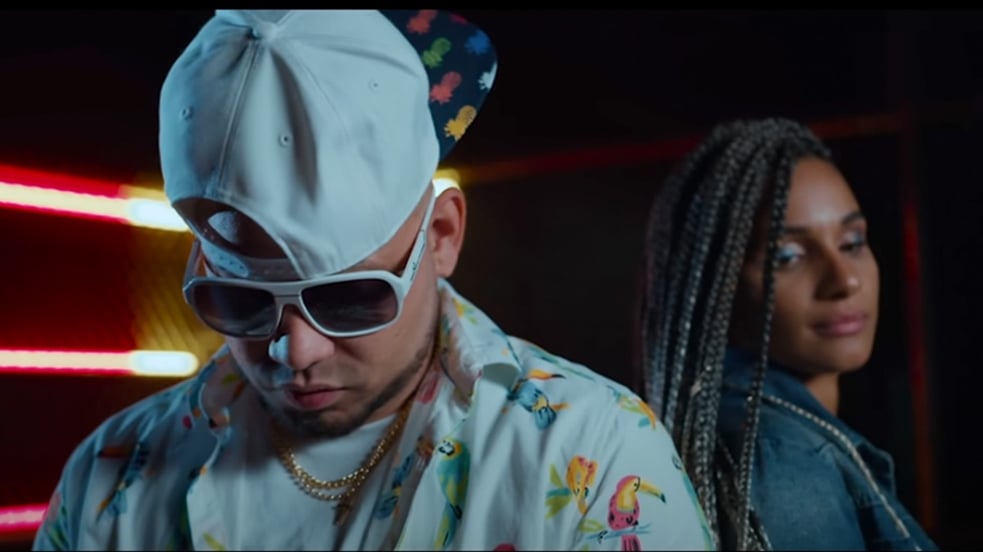Bailando Así (feat. Manny Montes)