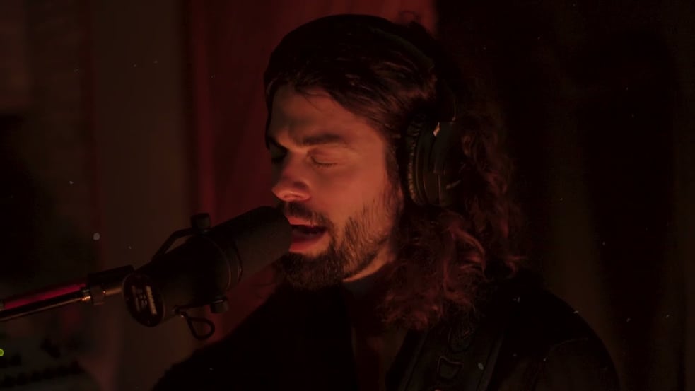 Rett Smith -  "Nickel In My Well"  Live From Arlyn Studios"  [Official Video]