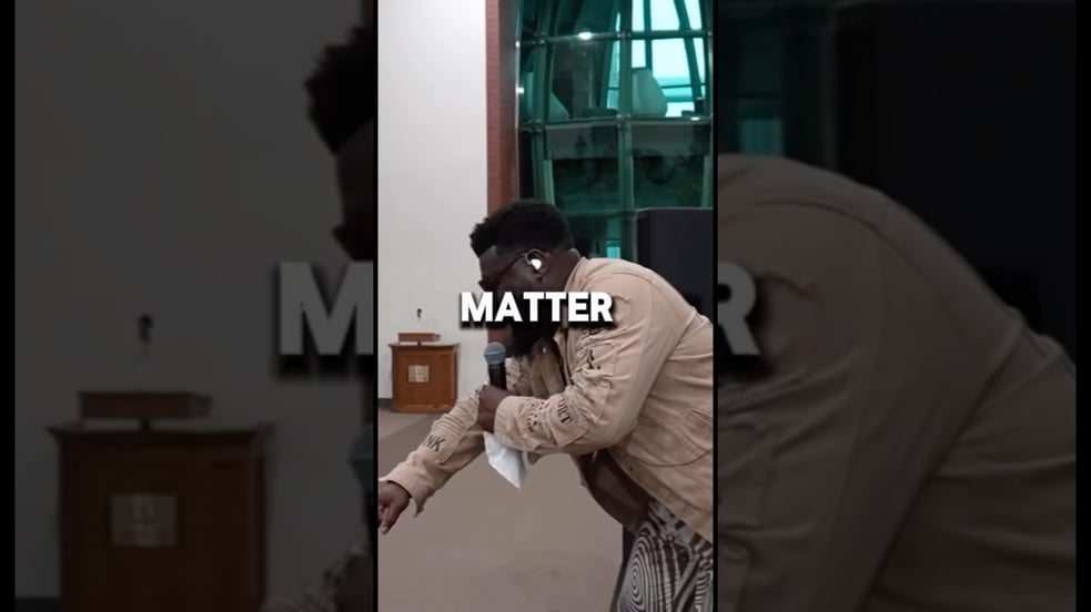 CHAMPION spontaneous worship at “The Recovery Gathering” Indianpolis!  #recoverylife