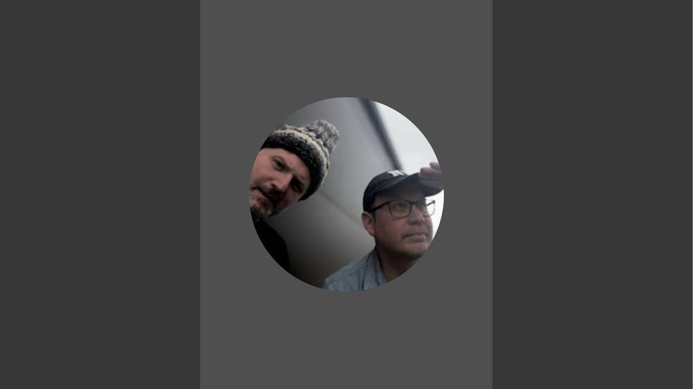 What should we write about? Elektrodinosaur live in the studio!