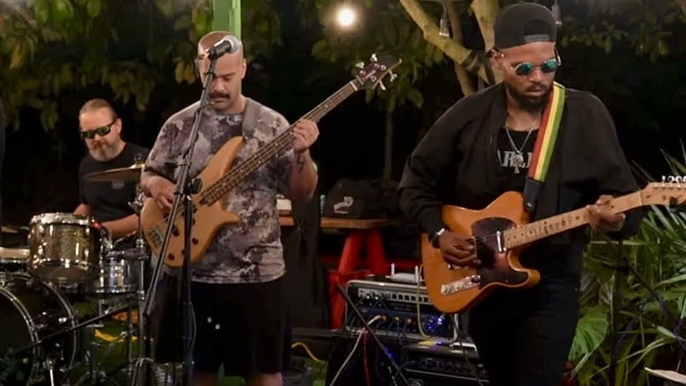 Interstellar - Live - Victor Ely & Group Therapy