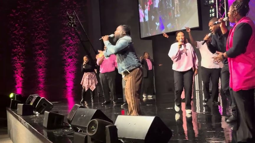 🚀 Robert Hawkins Worship Explosion – Everlasting God & I Will Trust in the Lord | Phoenix, AZ 🙌🏽