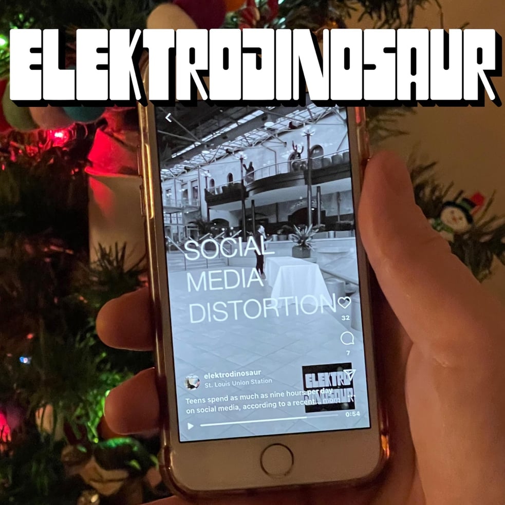 Social Media Distortion