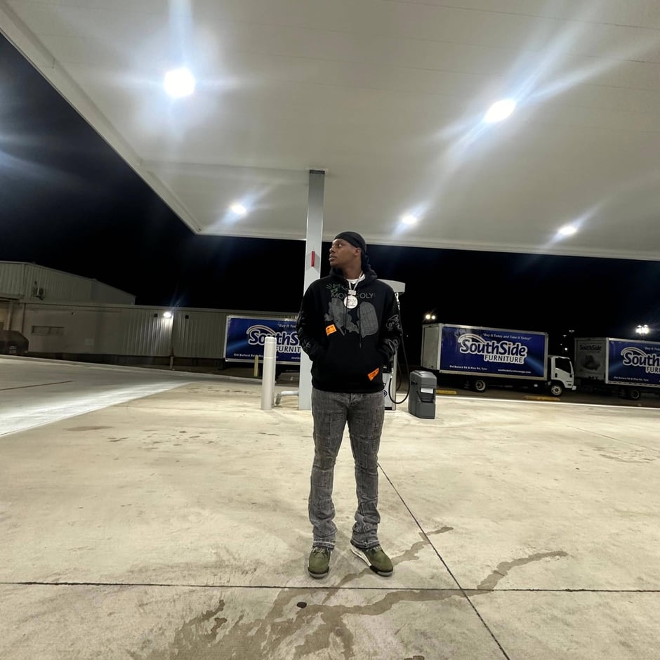 Hilfiger (feat. NTL Low)