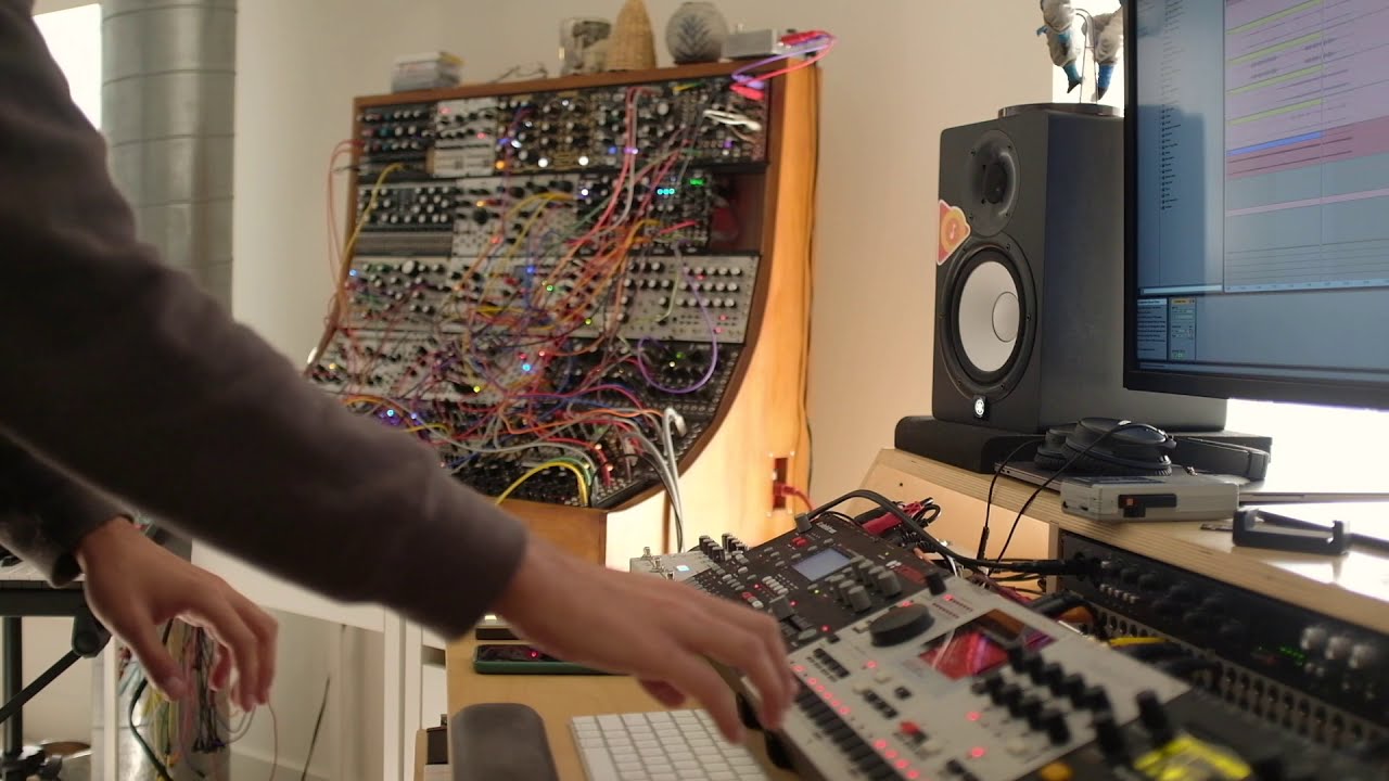 Sunday morning pajama jam - ambient/broken beat/dub (eurorack, Machinedrum, Microcosm)