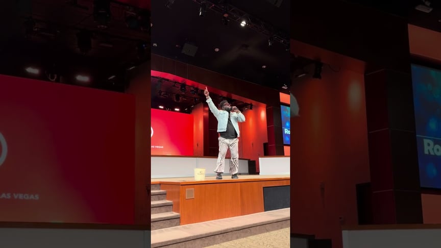 03/09/25 Robert Hawkins leading worship at @CelebrateRecoveryOfficial Las, Vegas.