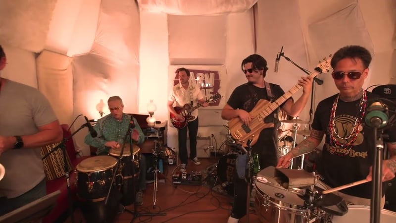 The Cometeers  - Live at Barn Time  -  "Lucero"
