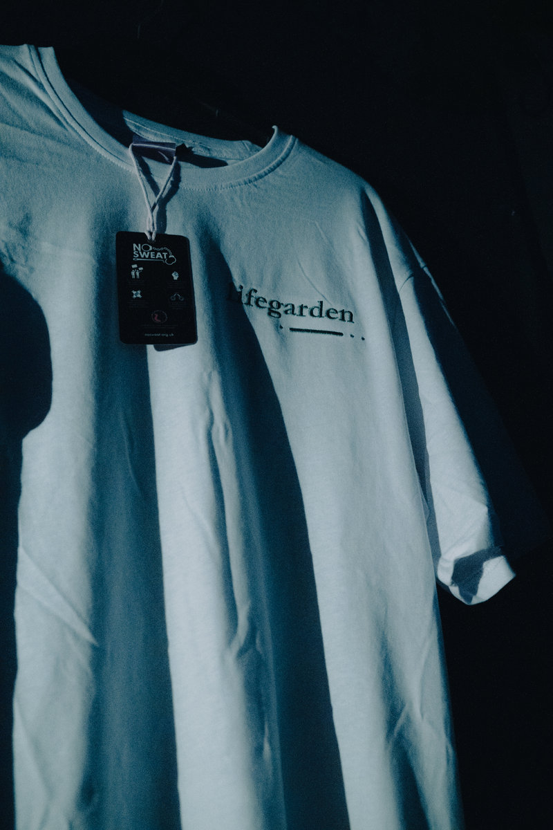 Embroidered lifegarden Tee