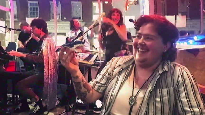 ViRG & Pleasure Business - Deja Vu (LIVE at KINGS)