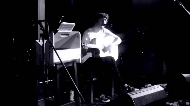 Future Mending (Live)  Ally Kerr