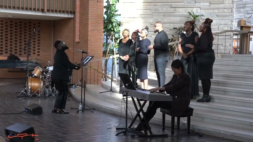 Robert Hawkins directs “Worship Medley” by @kurtcarr4460 Valparaiso University! #MLK Day 2024