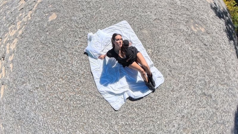 Je55ie - Quit (Official Visualizer) - For Anyone Who Stayed Too Long With the Wrong Person