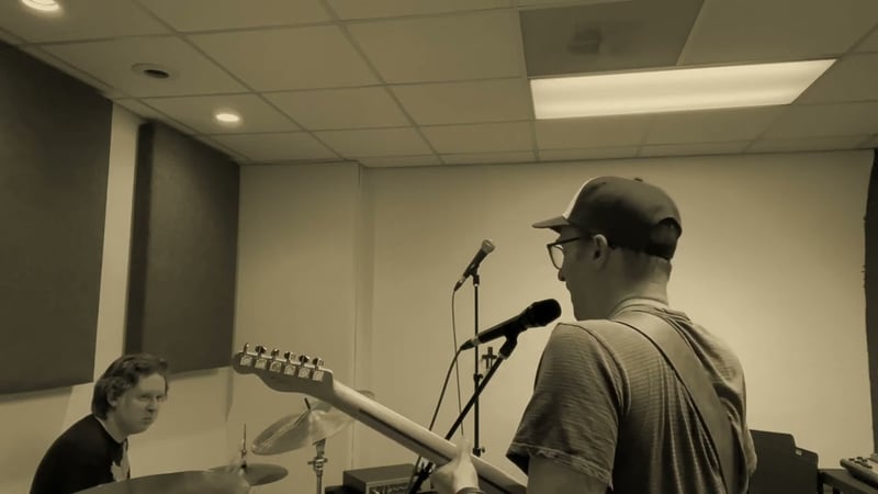 Divorced Horses, Ground Grows Cold