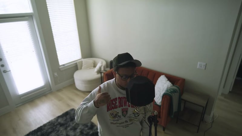 043 - Stacks Go (One Mic)