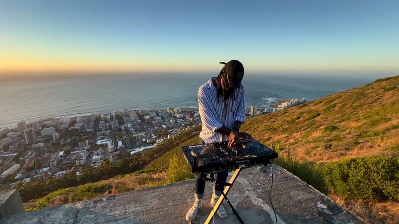 Organic house that feels like sunset in Cape Town - The Royal Doveson