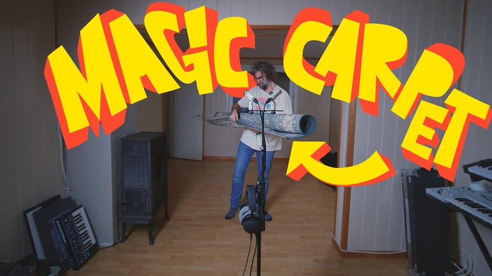 Carpet in an empty room - Acoustics before and after - New Studio!