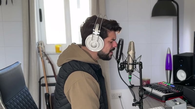 In Da Studio making 'Drivin' by Nick Barrett