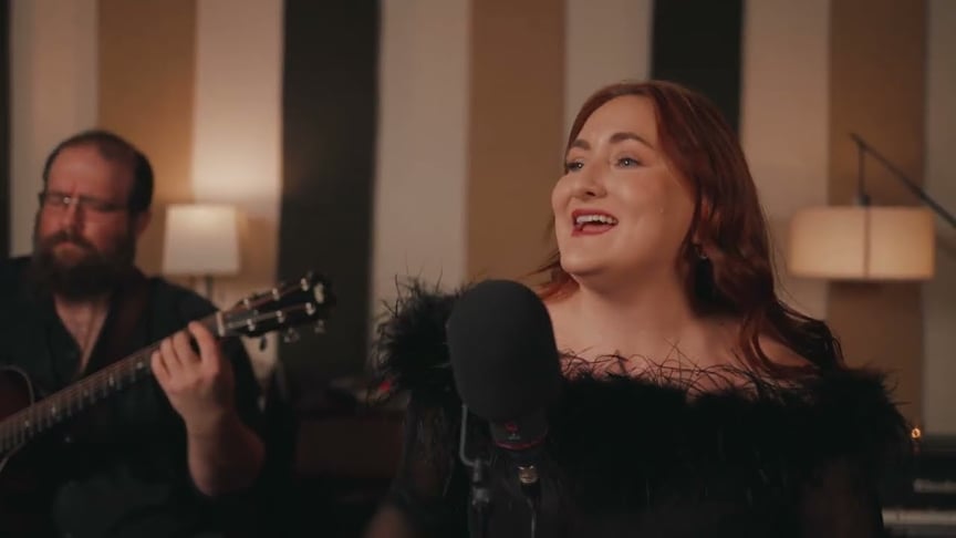 Louissa – Down (Official Live Performance at Soulhaven Studios)