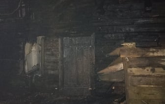 В Мостовском районе горел сарай, которым давно никто не пользуется