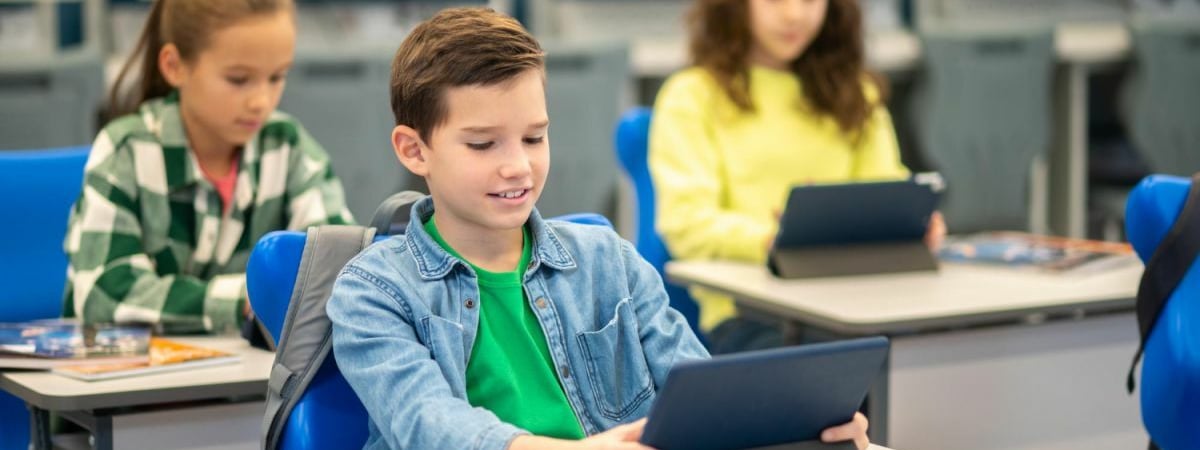 Могут ли белорусские школьники пользоваться планшетом вместо учебников? В Мингорисполкоме назвали два ограничения