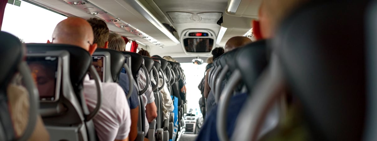 Пьет и буянит в автобусе — перевозчики рассказали, что делать с неадекватными пассажирами