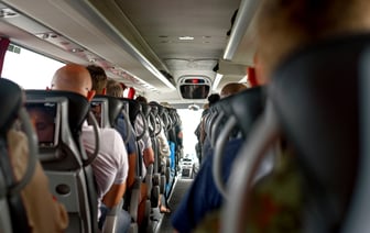 Пьет и буянит в автобусе — перевозчики рассказали, что делать с неадекватными пассажирами