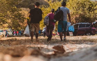 На белорусско-польской границе скопилось 1335 легковушек и 40 автобусов