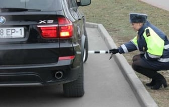 К 1 декабря белорусским водителям необходимо установить зимние шины, иначе грозит штраф