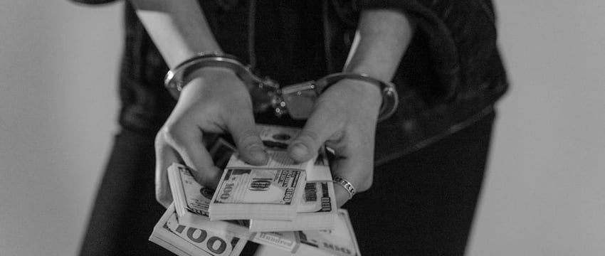 «Сигарета есть?» В Новополоцке пьяные мужчины ограбили прохожего