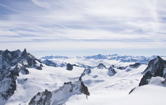 Макрон ввел французские войска на взбунтовавшийся остров Новая Каледония. Что известно?